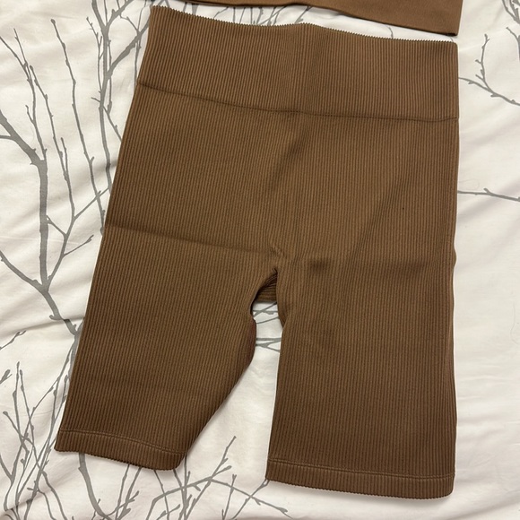 Dynamite two piece set - Picture 2 of 3